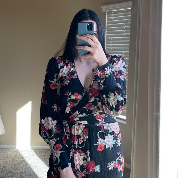 Chelsea & Violet Floral Midi Wrap Surplice Dress - Picture 12 of 12